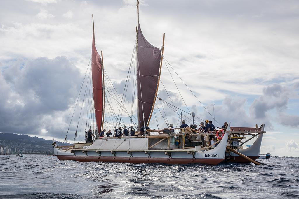 Hawaiian sailing canoe Hokule'a arrival © Lauren Easley http://leialohacreative.com