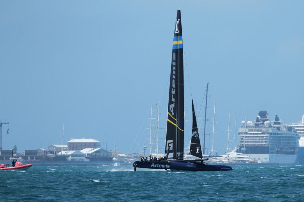 Artemis Racing  with Softbank Team Japan to leeward- Semi-Finals, Day 12  - 35th America’s Cup - Bermuda  June 9, 2017 © Richard Gladwell www.photosport.co.nz