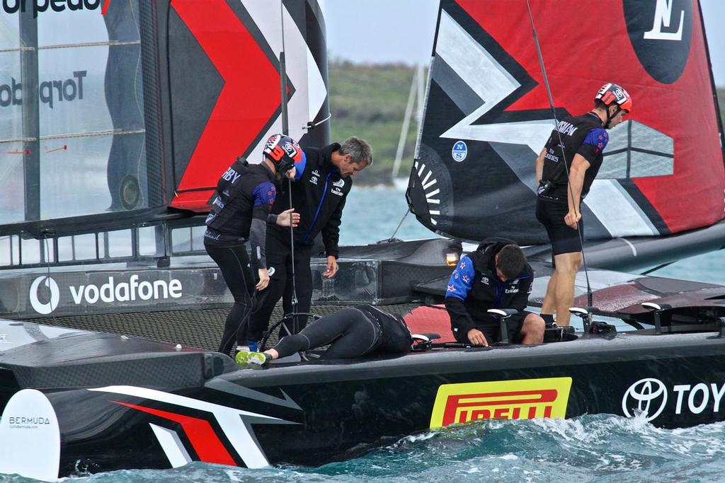 Tense times for Emirates Team NZ between Races 4 and 5  - Challenger Final, Day  2 - 35th America's Cup - Day 15 - Bermuda  June 11, 2017 © Richard Gladwell www.photosport.co.nz