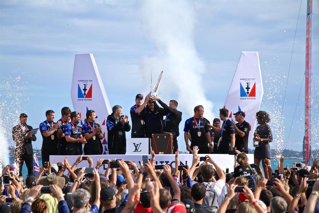 Persuasion Amorous maling America's Cup - Images from the Emirates Team NZ Louis Vuitton win