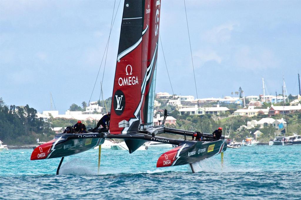 Emirates Team New Zealand approaches Mark 6 - 35th America’s Cup Match - Bermuda  June 17, 2017 © Richard Gladwell www.photosport.co.nz