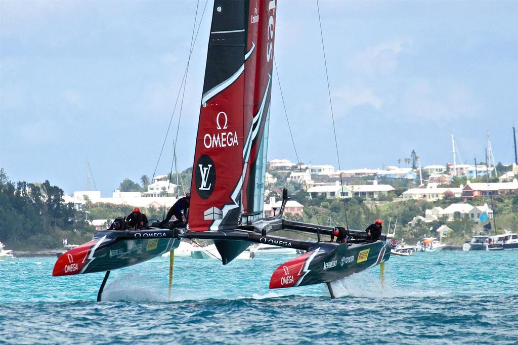 Emirates Team New Zealand approaches Mark 6 - 35th America's Cup Match - Bermuda  June 17, 2017 © Richard Gladwell www.photosport.co.nz