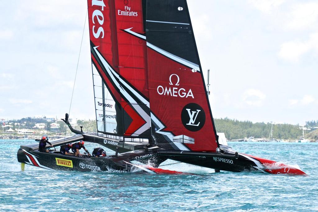 Emirates Team NZ leads Oracle Team USA - America’s Cup 2017, June 17, 2017 - Great Sound Bermuda © Richard Gladwell www.photosport.co.nz