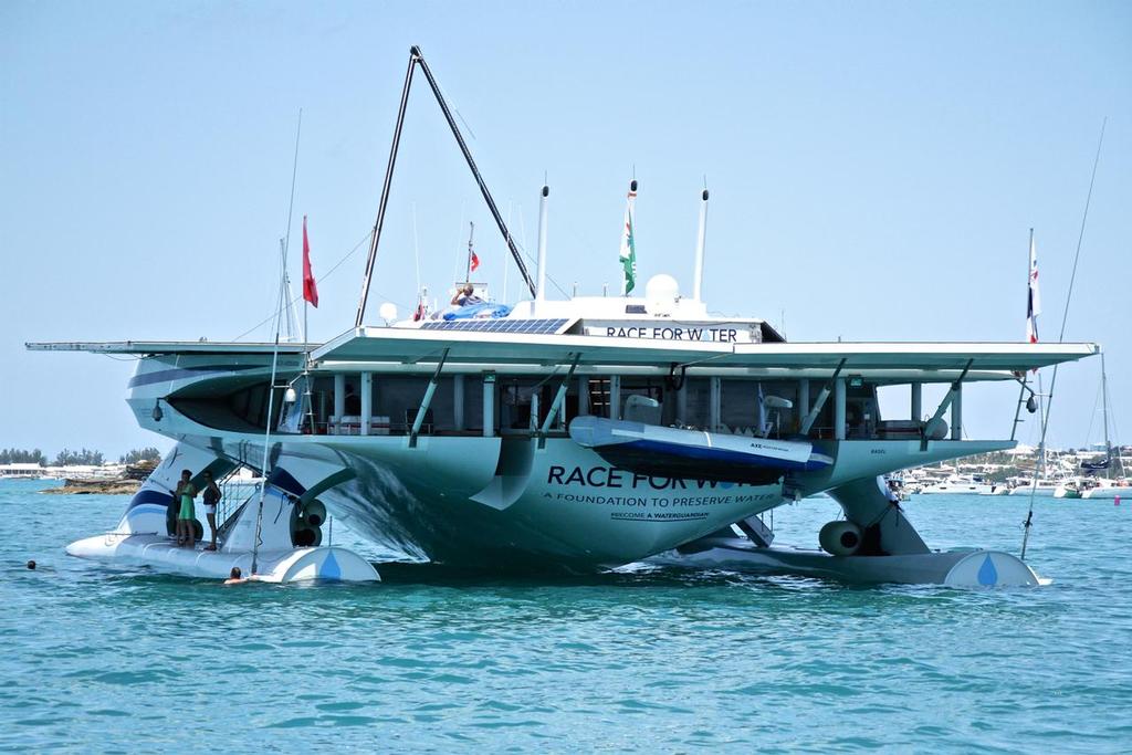 Race for Water at the start of the Semi-Finals  - 35th America’s Cup - Bermuda  © Richard Gladwell www.photosport.co.nz