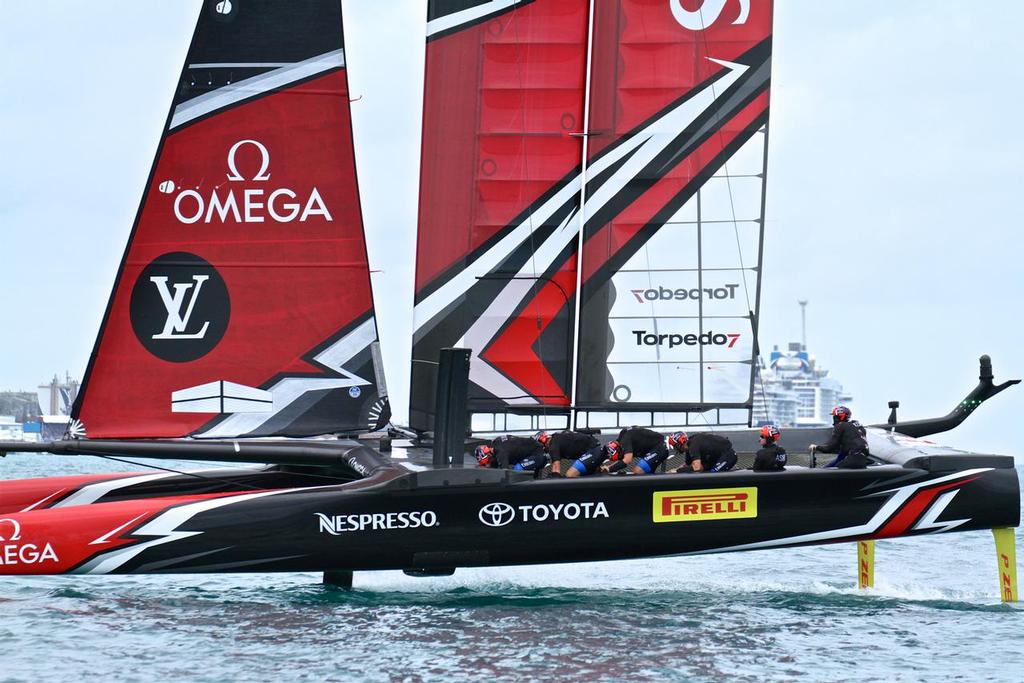 Emirates Team NZ leads Oracle Team USA - America's Cup 2017, June 24, 2017 - Great Sound Bermuda © Richard Gladwell www.photosport.co.nz