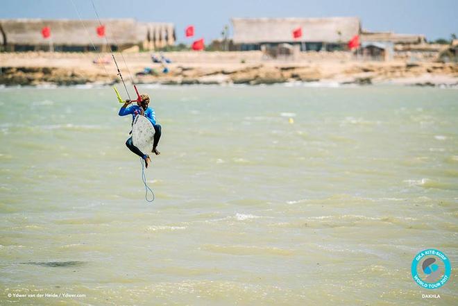 Mitu Monteiro understands the value of variety and was racking up scores for freestyle in his heat straight away – GKA Kite-Surf World Tour ©  Ydwer van der Heide