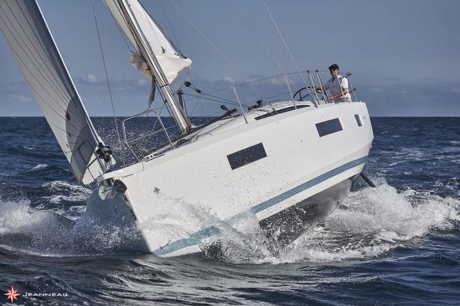 Bow on with the chine and twin rudders visible - Jeanneau Sun Odyssey 440 © Bertrand Duquenne