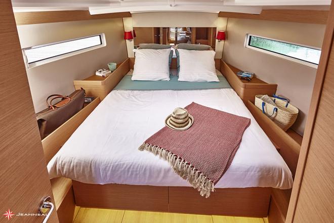 For'ard Owner's Stateroom on the Jeanneau Sun Odyssey 440 - Jeanneau Sun Odyssey 440 © Bertrand Duquenne