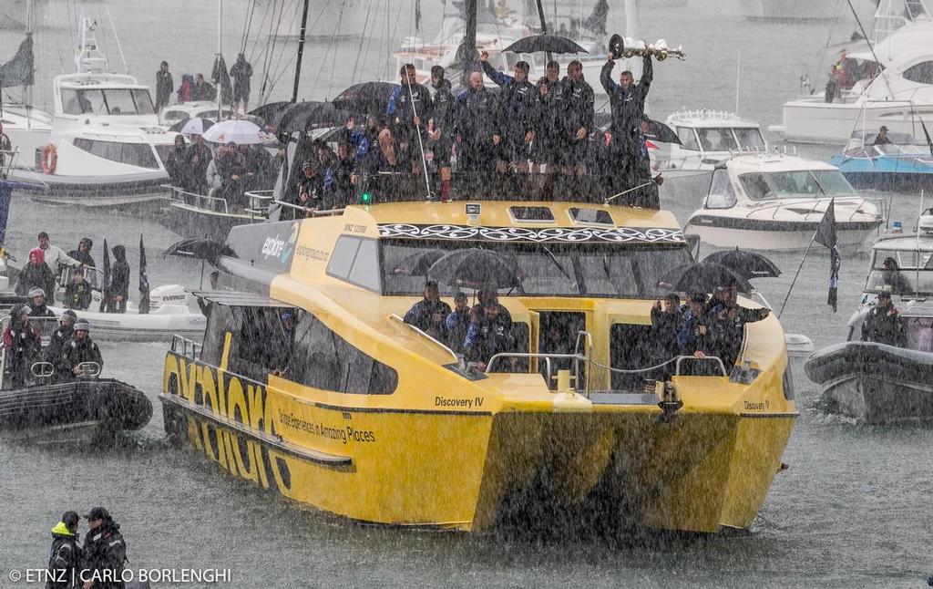 Emirates Team New Zealand Parade in Queen Street in Auckland © ETNZ/Carlo Borlenghi