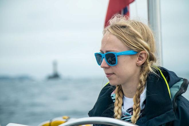 Alisha Saunders (20 from Crediton) taking the helm © Ellen MacArthur Cancer Trust