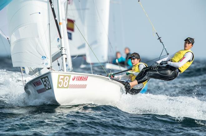 Day 2 – Ilaria Paternoster and Bianca Caruso (ITA-33) – 470 Junior World Championships © Junichi Hirai/ Bulkhead magazine http://www.bulkhead.jp/