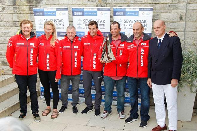 The record-breaking Mapfre crew with Regatta Director Phil Hagen  - Lendy Cowes Week 2017 ©  Paul Wyeth