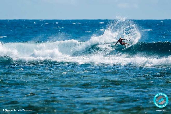 Jalou, the other half of the Langeree duo, back with a bang in women's double-elims – GKA Kite-Surf World Tour ©  Ydwer van der Heide