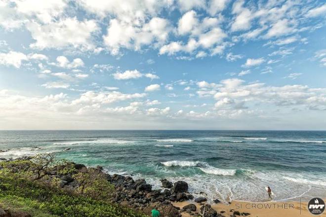Making the most of every wave, here in Maui – Aloha Classic ©  Si Crowther / IWT