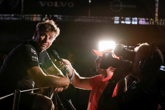 Leg 1 – Alicante to Lisbon arrivals. Skipper David Witt is more bothered about his navigator's injury than being interviewed – Volvo Ocean Race ©  Ainhoa Sanchez/Volvo Ocean Race