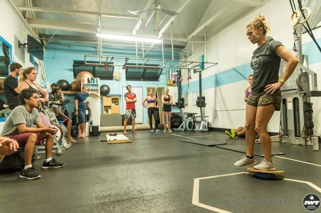 Athletes training at Deep Relief – Aloha Classic ©  Si Crowther / IWT
