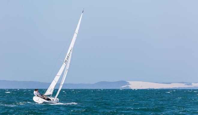 Pretty scenic around these parts! Stradbroke Island sand dunes and a Worlds race track! Athena with Alistair Cowen, Brad Warneke, Michael Allen. - 2017 Etchells Queensland State Championship © Kylie Wilson / positiveimage.com.au