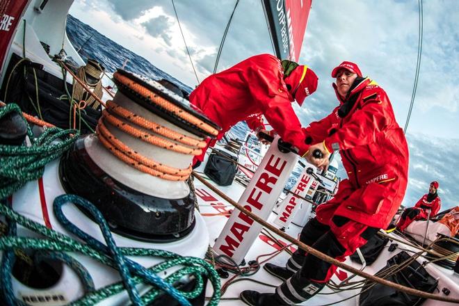 Day 4, Leg 2 – Lisbon to Cape Town, on board MAPFRE, Xabi Fernandez y Tamara Echegoyen en un pedestal trimando velas – Volvo Ocean Race ©  Ugo Fonolla / Volvo Ocean Race