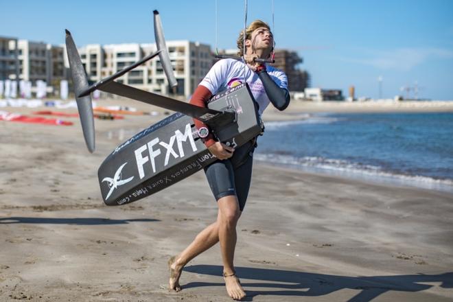 Day 2 – Formula Kite World Championships Oman ©  Toby Bromwich