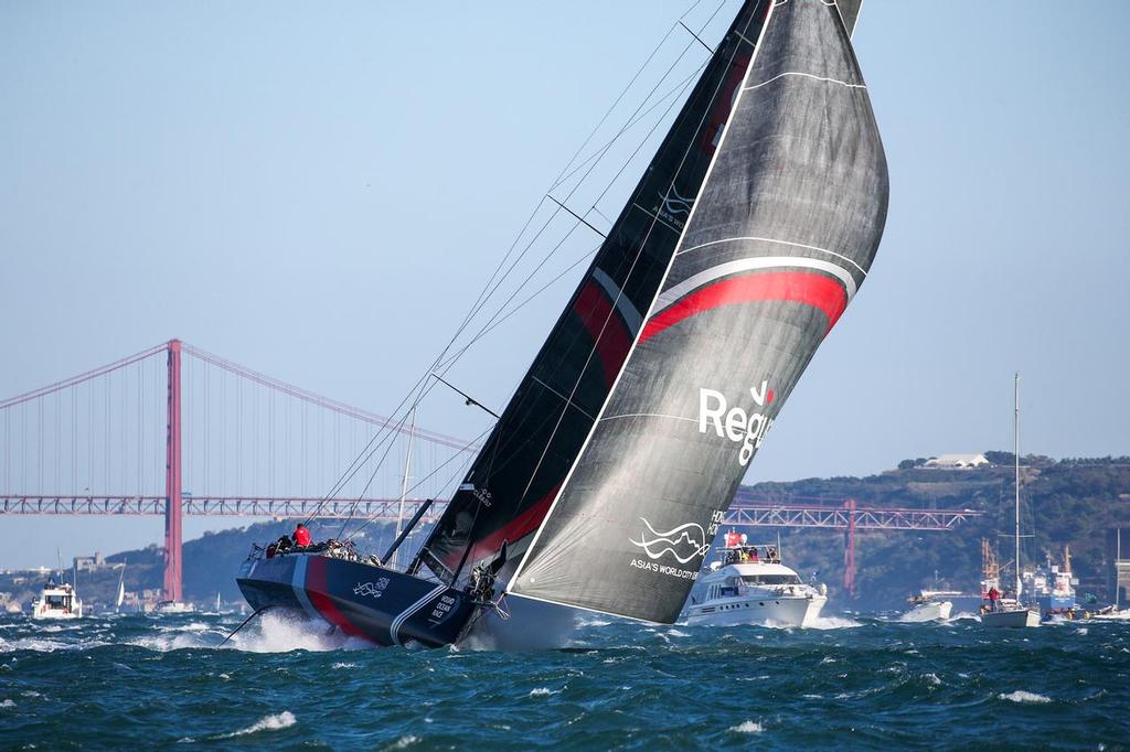 Start of Leg 2. Day 1 from Lisbon to Cape Town. . 05 November, 2017. ©  Jesus Renedo / Volvo Ocean Race