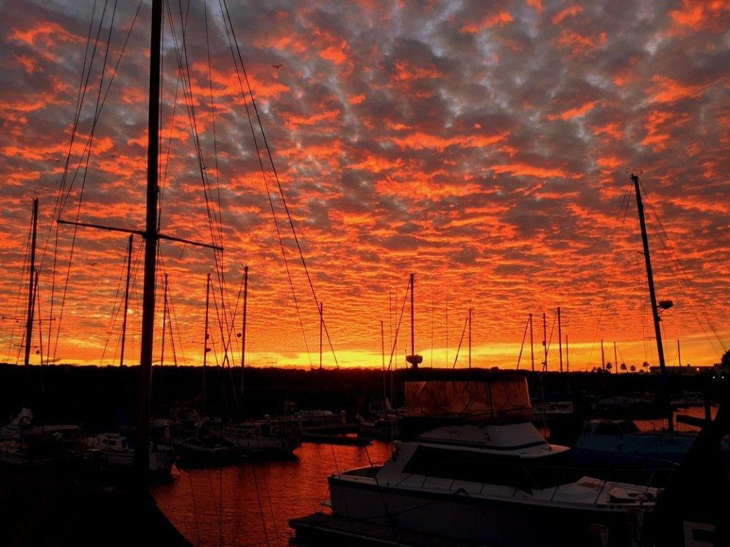 Sunset in Ensenada - photo © Pendana Blog