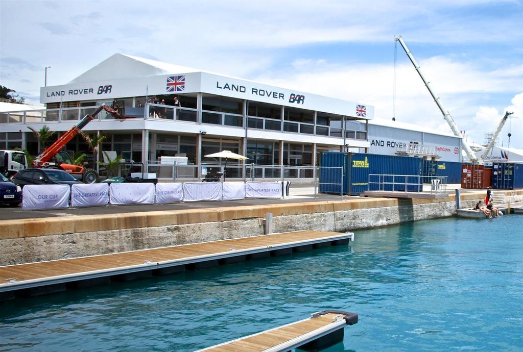 Bermuda Land Rover BAR - photo © Richard Gladwell www.photosport.co.nz