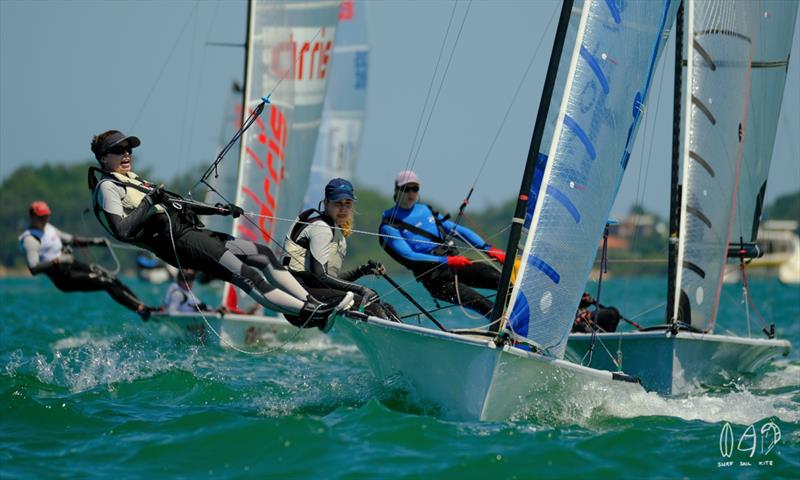 the 13's heading for the clearing mark on lap 1 of race 2 photo copyright Mitchell Pearson / SurfSailKite taken at Darling Point Sailing Squadron and featuring the 16ft Skiff class