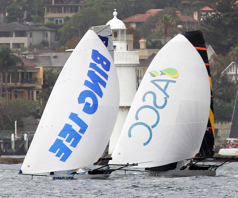 Bing Lee and ASCC look for more breeze off the northern end of Shark Island on day 4 of the 18ft Skiff JJ Giltinan Championship - photo © Frank Quealey