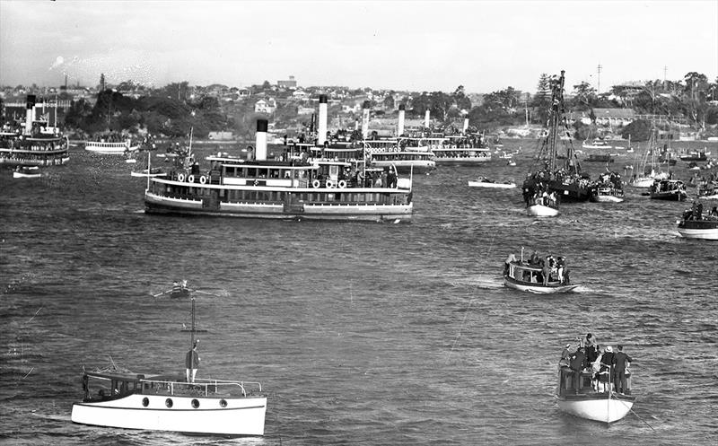 Scene at one of the very first races at the League in 1935. Note some of the seven spectator ferries lined up to follow the racing - photo © Archive