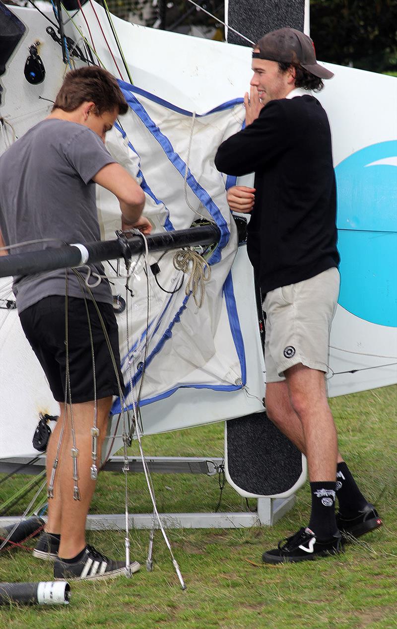 Two Appliancesonline crew rigging their skiff photo copyright Frank Quealey taken at Australian 18 Footers League and featuring the 18ft Skiff class