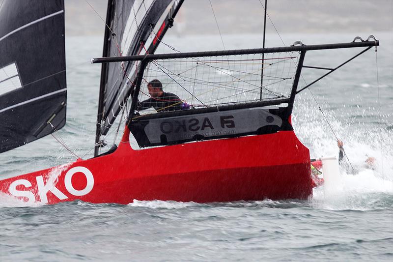 Trouble for Asko Appliances - 18ft Skiffs Australian Championship 2018 photo copyright Frank Quealey taken at Australian 18 Footers League and featuring the 18ft Skiff class