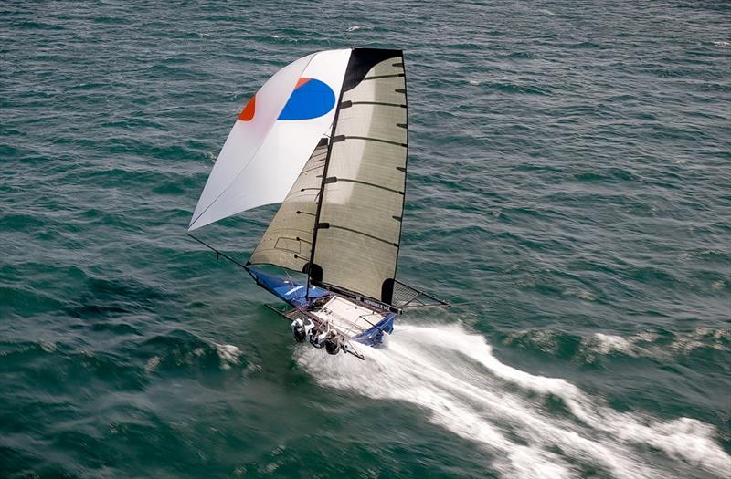 Yandoo zafere doğru ilerliyor - 18ft Skiffs SIXT Bahar Şampiyonası, 3. Yarış - fotoğraf © SailMedia