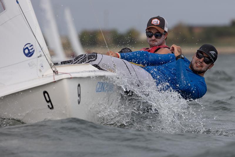 Snipe Western Hemisphere & Orient Championship day 4 photo copyright Matias Capizzano taken at Cottage Park Yacht Club and featuring the Snipe class