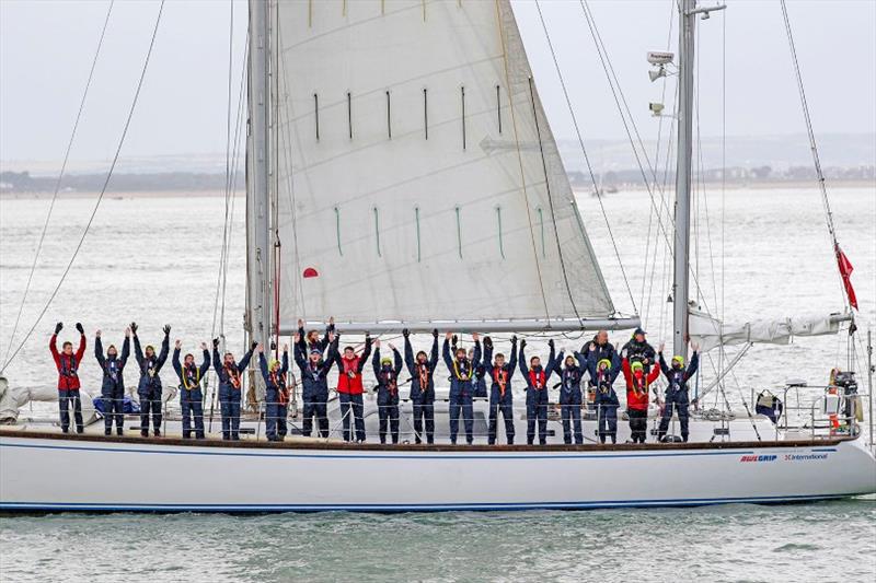 Trainees mexican wave onboard Rona II at ASTO Cowes Small Ships Race 2016 - photo © Max Mudie / UK Sail Training