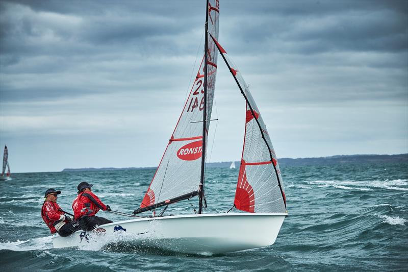 Alistair Murray and Claire Ridgway power-reaching - photo © Andrew Vukosav