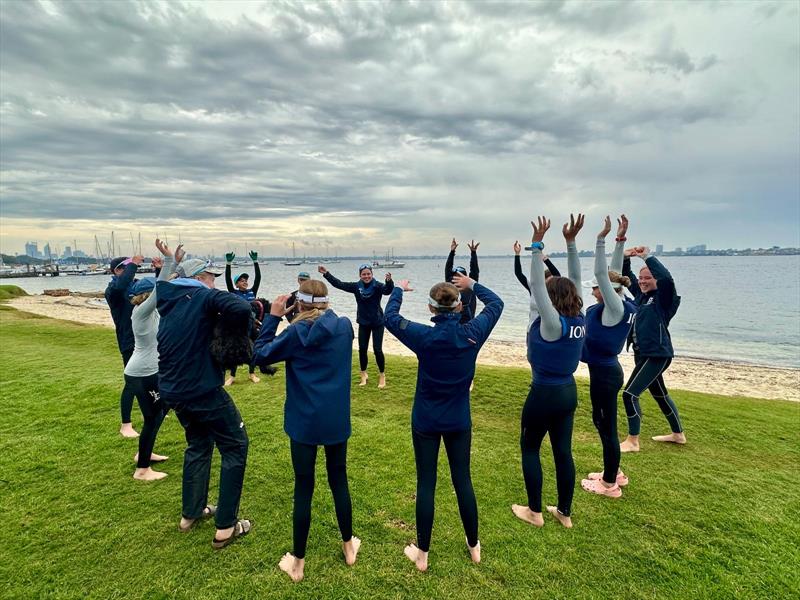 Warm up and prepare the team - photo © Event volunteer photo