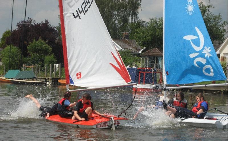 Fun in the sun for the kids at Junior Bourne End Week photo copyright Sue & Alan Markham taken at Upper Thames Sailing Club and featuring the Topper class