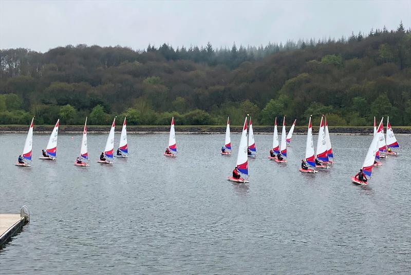 Close upwind during Midlands Topper Traveller Round 3 at Trimpley - photo © Donna Powell