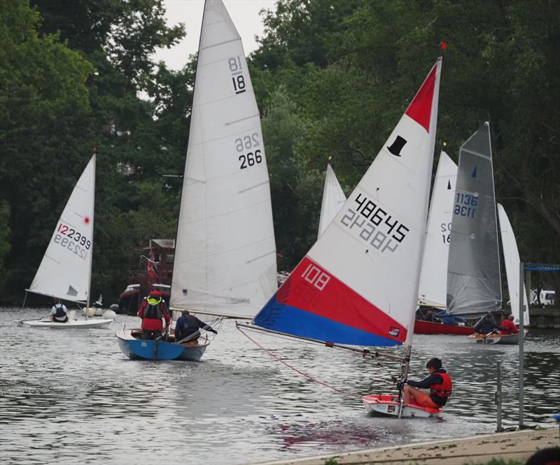 A mixed fleet during Tamesis Club's Thursday evening series photo copyright Carolyne Vines taken at Tamesis Club and featuring the Topper class