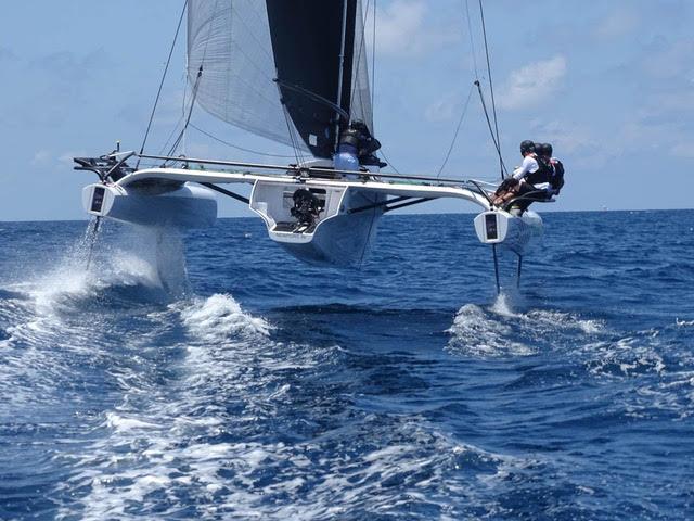 racing trimarans