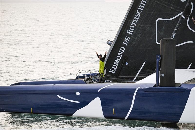 record vitesse maxi trimaran