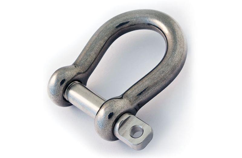 Choosing the right shackle - photo © upffront.com