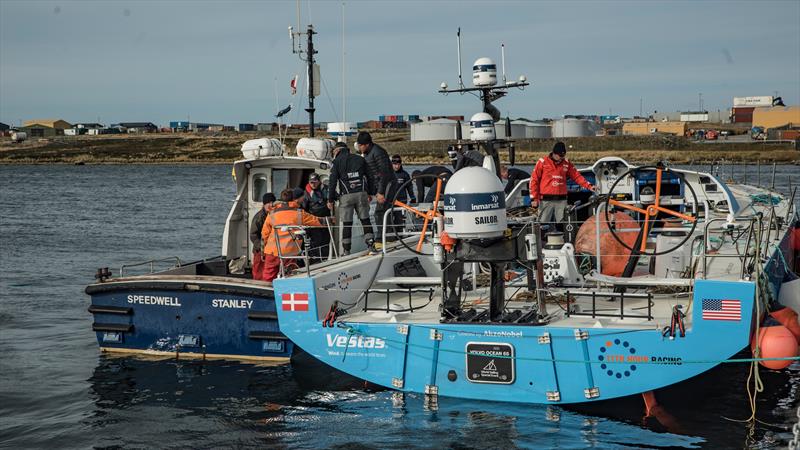 Leg 7 from Auckland to Itajai, day 21 on board Vestas 11th Hour. 06 April, . Mast Accident - Falkland Islands - photo © Jeremie Lecaudey / Volvo Ocean Race