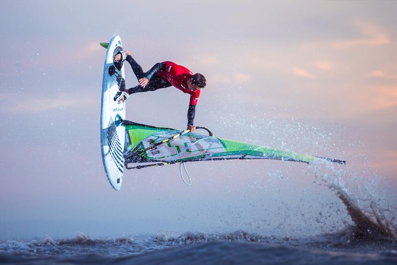 Mattia Fabrizi in second  - Surf Worldcup 2019 - photo © Martin Reiter / www.reiter-foto.com