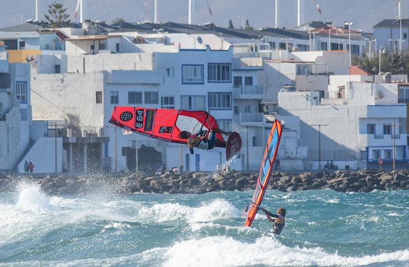 Daida Ruano (ESP) vs Sarah-Quita Offring (ARU) - 35th Gran Canaria Windsurf World Cup Pozo Izquierdo - photo © Gran Canaria Windsurf World Cup