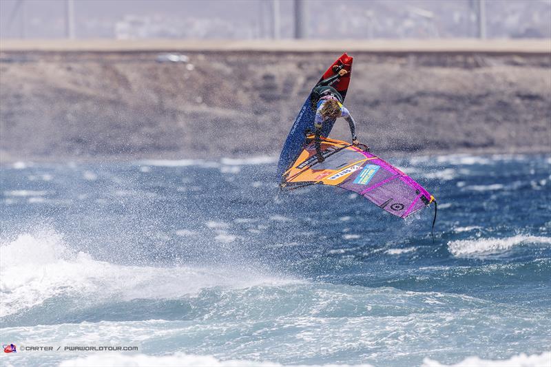 Sarah-Quita Offringa mid pushloop on day 3 of the Gran Canaria Gloria Windsurf World Cup - photo © John Carter