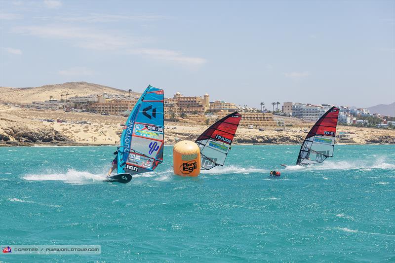 Jenna Gibson enjoyed a much better second day on Day 2 of the Fuerteventura PWA Grand Slam - photo © Carter / PWAWorldTour.com