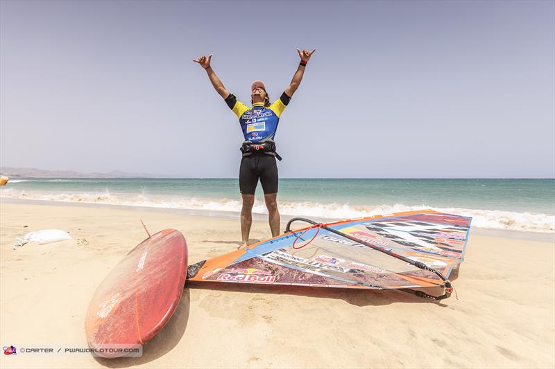 Lennart Neubauer celebrates victory in the Single Elimination - photo © John Carter