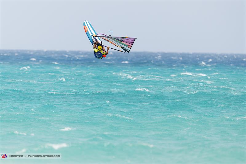 Matteo Iachino flying high - photo © John Carter