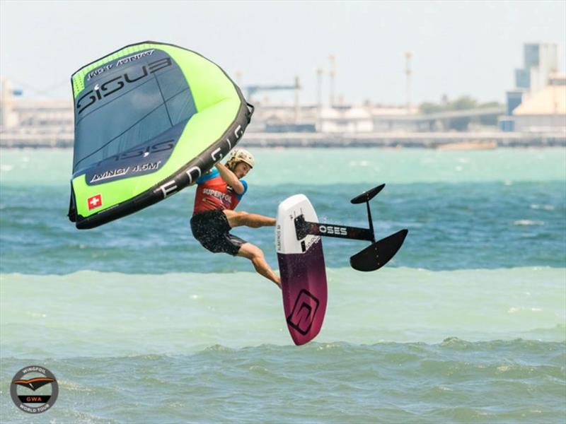 Surf freestyle - photo © Samuel Cardenas